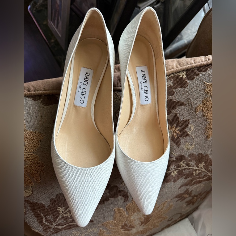 Jimmy Choo White Pointed Heels - Picture 10 of 10
